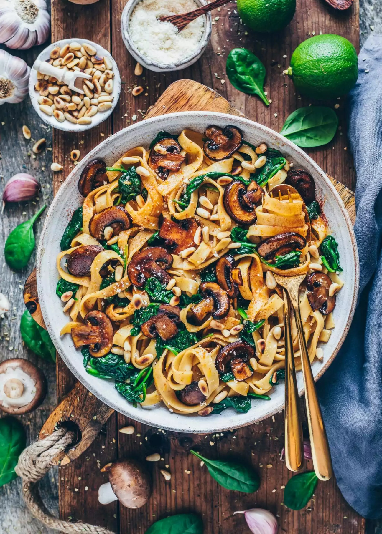 Vegan Mushroom Pasta with Spinach (easy recipe)