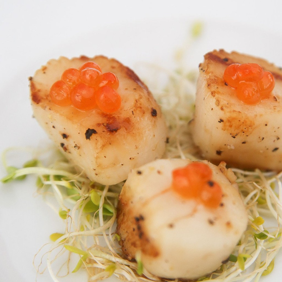 WILD ALASKAN SCALLOPS, IKURA, GINGER LIME SAUCE